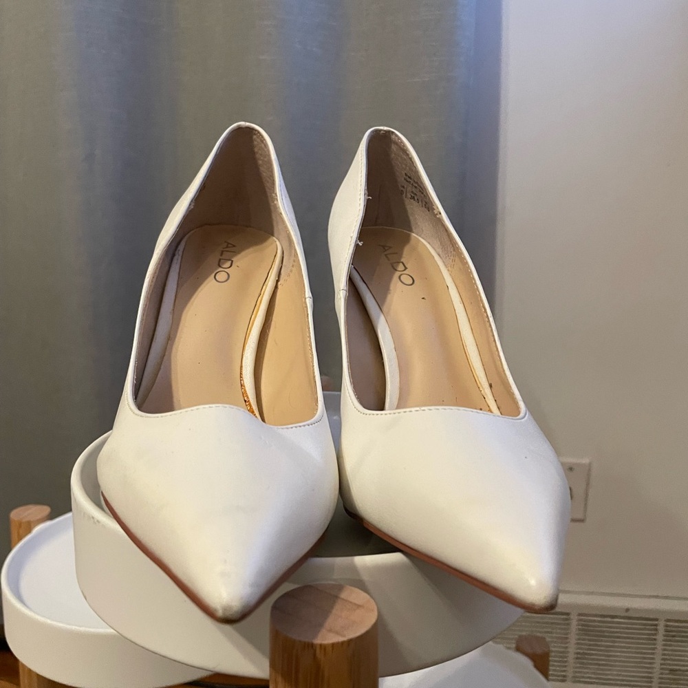 White heels size 8